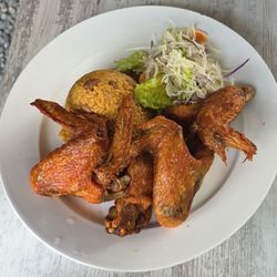 El Barrilito - Alitas de punta con arroz mamposteao