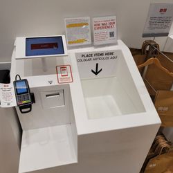 Uniqlo - The way to self checkout here - pretty cool 9.30.23