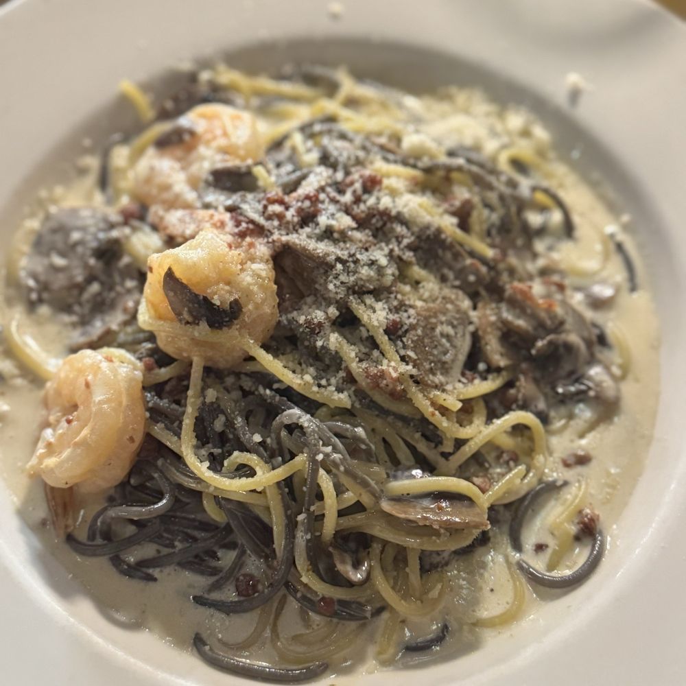 Maccheroni Republic - Bianchi & Neri - Italian Near Me - Los Angeles, California