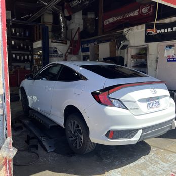 Fast Tire and Wheel - Fast Tire Shop at Work - Tires Near Me - San Leandro, California Fast Tire and Wheel - Fast Tire Shop at Work - Tires Near Me - San Leandro, California