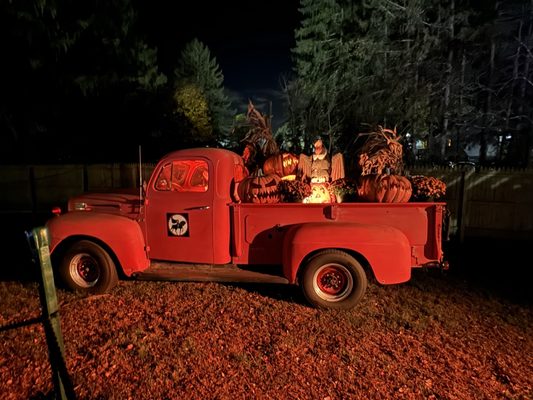 Headless Horseman Hayrides and Haunted Attractions by null