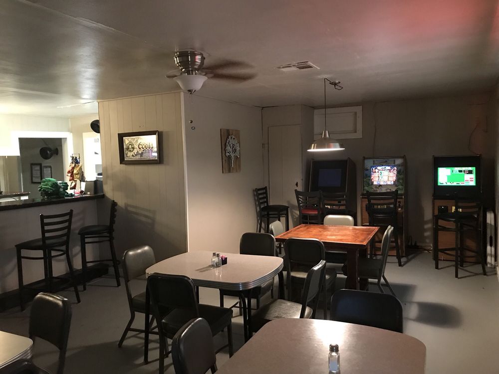 OAK CLUB Updated October 2024 16149 N FM 486, Buckholts, Texas