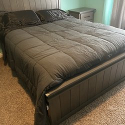 Fraser Furniture - Queen size Bed