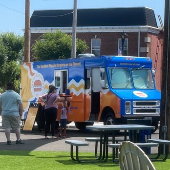 Frankie Martin’s Garden - Best burger truck there - Food Court Near Me - Saint Charles, Missouri Frankie Martin’s Garden - Best burger truck there - Food Court Near Me - Saint Charles, Missouri