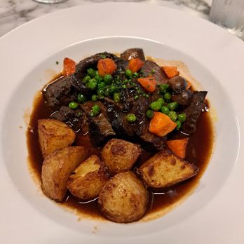 Artizen - Boeuf Bourguignon - Cafes Near Me - Honolulu, Hawaii Artizen - Boeuf Bourguignon - Cafes Near Me - Honolulu, Hawaii