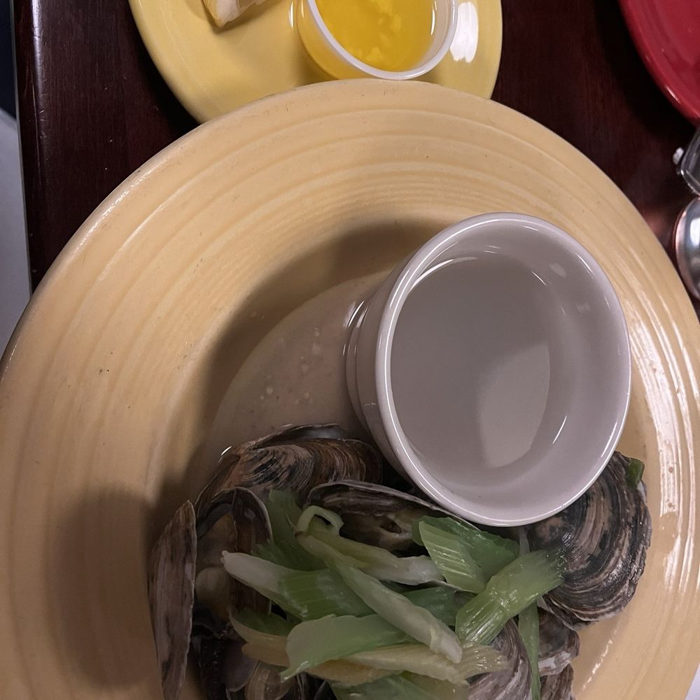 Summer Shack - Steamer clams with cooked celery on top. Could have done with out the celery - Seafood Near Me - Uncasville, Connecticut