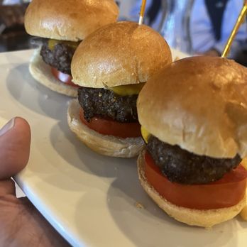Galo Tavern 18 - Burger Kobe Beef Sliders - Steakhouses Near Me - New Hyde Park, New York Galo Tavern 18 - Burger Kobe Beef Sliders - Steakhouses Near Me - New Hyde Park, New York
