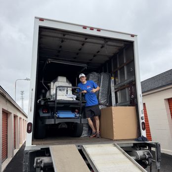 Move Mate - Moving golf cart is the part of the game. Safely delivered from Charlotte NC to Allentown PA - Movers Near Me - Melrose, Massachusetts Move Mate - Moving golf cart is the part of the game. Safely delivered from Charlotte NC to Allentown PA - Movers Near Me - Melrose, Massachusetts