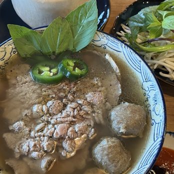 Me’s Kitchen - Me's Kitchen pho (without beef short ribs) - Vietnamese Near Me - Sacramento, California Me’s Kitchen - Me's Kitchen pho (without beef short ribs) - Vietnamese Near Me - Sacramento, California