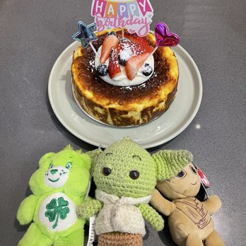 Walking Bean Cafe - birthday cheesecake - Shaved Ice Near Me - Honolulu, Hawaii