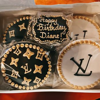 Sweet Lolis - a box of decorated cookies - Desserts Near Me Sweet Lolis - a box of decorated cookies - Desserts Near Me