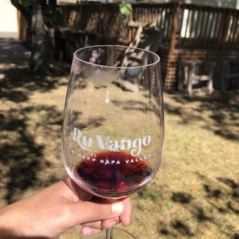Ru Vango Winery - Pinot noir tasting - Wineries Near Me - Napa, California