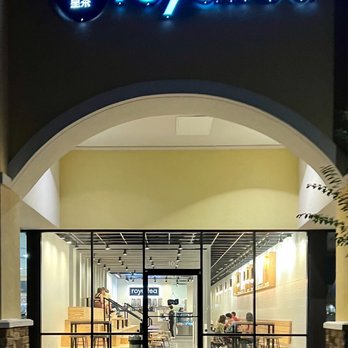 RoyalTea - Alafaya - Entrance - Bubble Tea Near Me - Alafaya, Florida