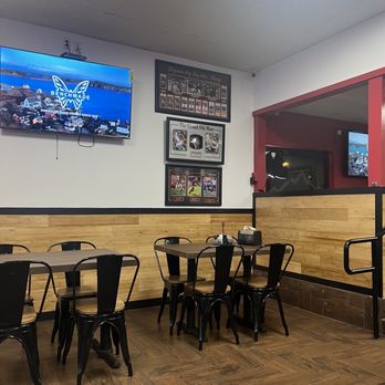 Mountain Mike's Pizza - Loads of TVs playing games - Pizza Near Me - San Jose, California Mountain Mike's Pizza - Loads of TVs playing games - Pizza Near Me - San Jose, California
