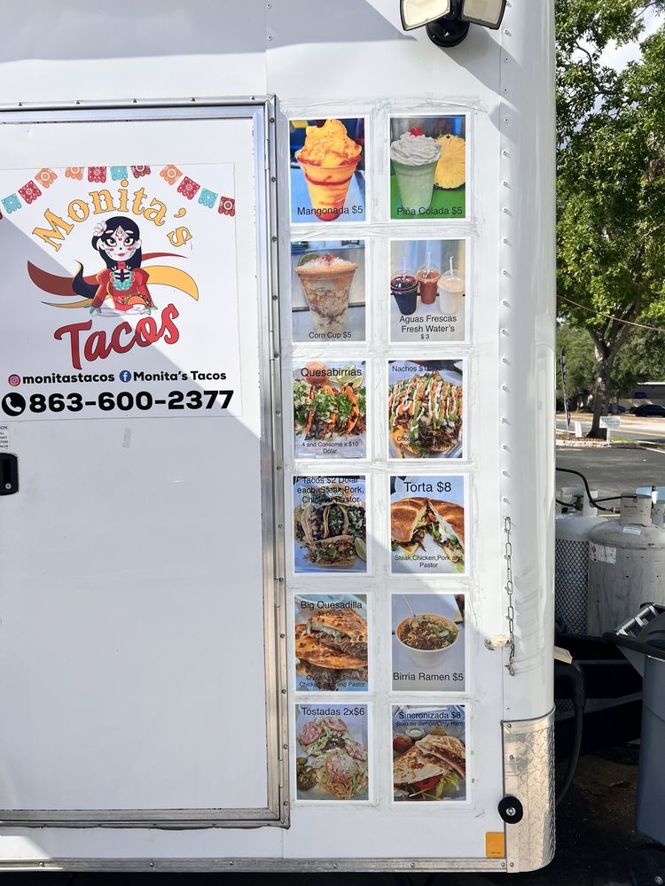 Food from Monita's Tacos