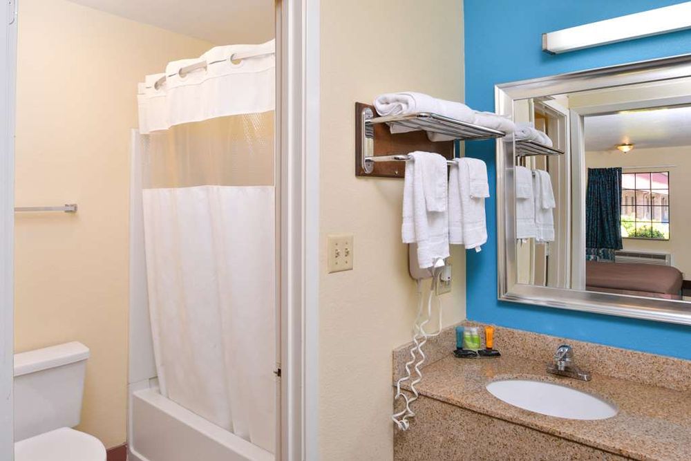 AMERICAS BEST VALUE INN BATESVILLE 41 Photos 695 Highway 6 East