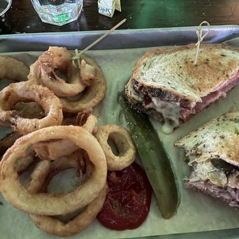 Mickey's Irish Pub - Irish Pub Near Me - Fullerton, California