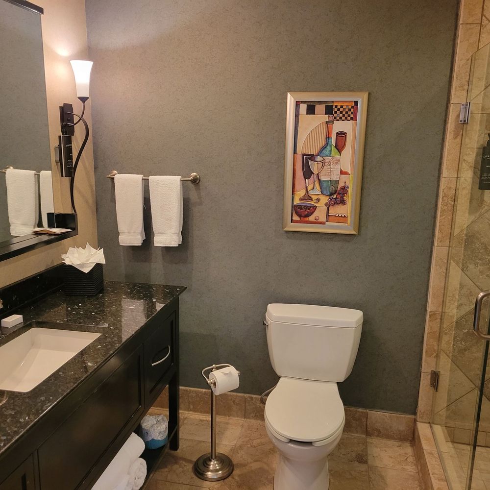 Bellasera Hotel & Suites Paso Robles, Tapestry by Hilton - Nice big bathroom - Hotels Near Me - Paso Robles, California