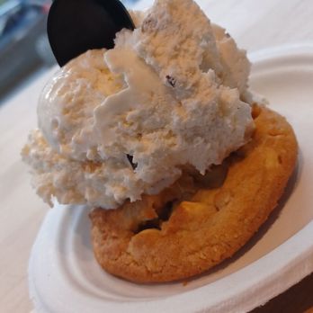 Insomnia Cookies - Desserts Near Me - Providence, Rhode Island Insomnia Cookies - Desserts Near Me - Providence, Rhode Island