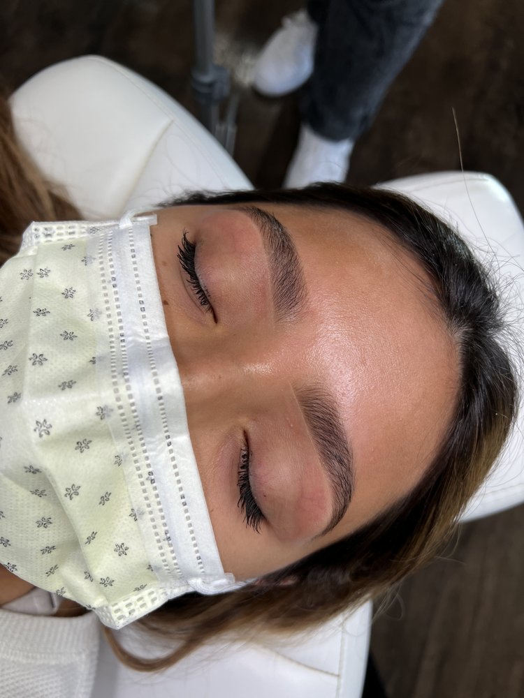 Anna Does Brows Logo