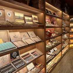 Cigars on 35 - Humidor