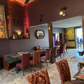 Symphony Hotel & Restaurant - Hotels Near Me - Cincinnati, Ohio Symphony Hotel & Restaurant - Hotels Near Me - Cincinnati, Ohio