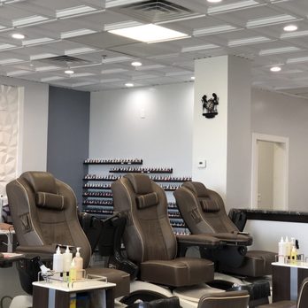 Lucky Nails & Spa - Nail Salons Near Me - Louisville, Colorado