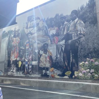 Hotel Genevieve - Mural near side entrance to hotel - Wine Bars Near Me - Louisville, Kentucky