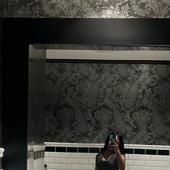 The Edmon - Ladies room - Cocktail Bars Near Me - Los Angeles, California