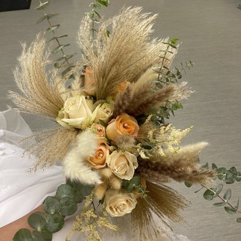 Fiesta Center - Bride bouquet - Venues & Event Spaces Near Me - Anaheim, California