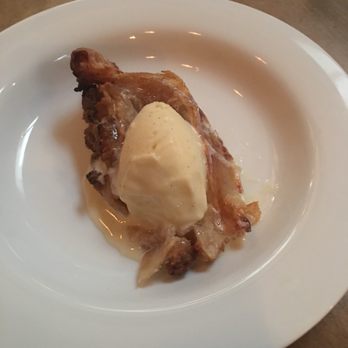 Model Milk - Cheddar apple pie with vanilla ice cream.  It doesn't get more comforting than this. - Canadian (New) Near Me - Calgary, Alberta