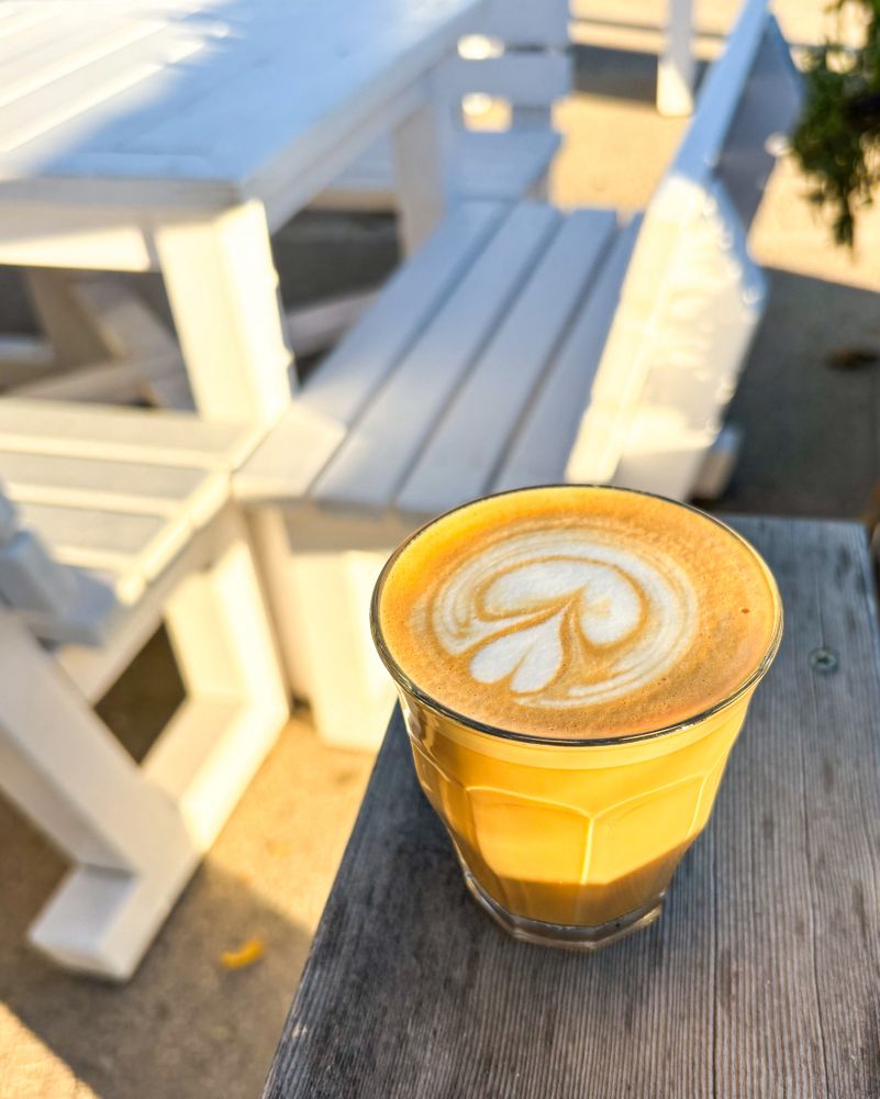 Queen Cup Coffee Logo