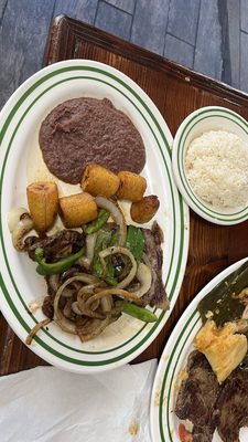 La Cabaña Salvadoreña by null