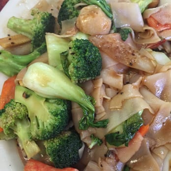 Ocean Pho - #77 Pan Fried Chow Fun noodles with seafood - Vietnamese Near Me - Yucaipa, California Ocean Pho - #77 Pan Fried Chow Fun noodles with seafood - Vietnamese Near Me - Yucaipa, California