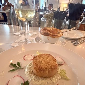 The Chicago Firehouse Restaurant - Jumbo crabcake - Steakhouses Near Me - Chicago, Illinois The Chicago Firehouse Restaurant - Jumbo crabcake - Steakhouses Near Me - Chicago, Illinois