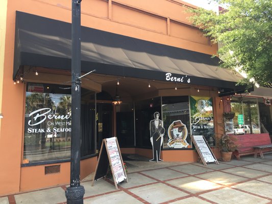 Berni's on West Main by null