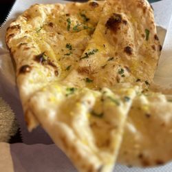 GARLIC NAAN