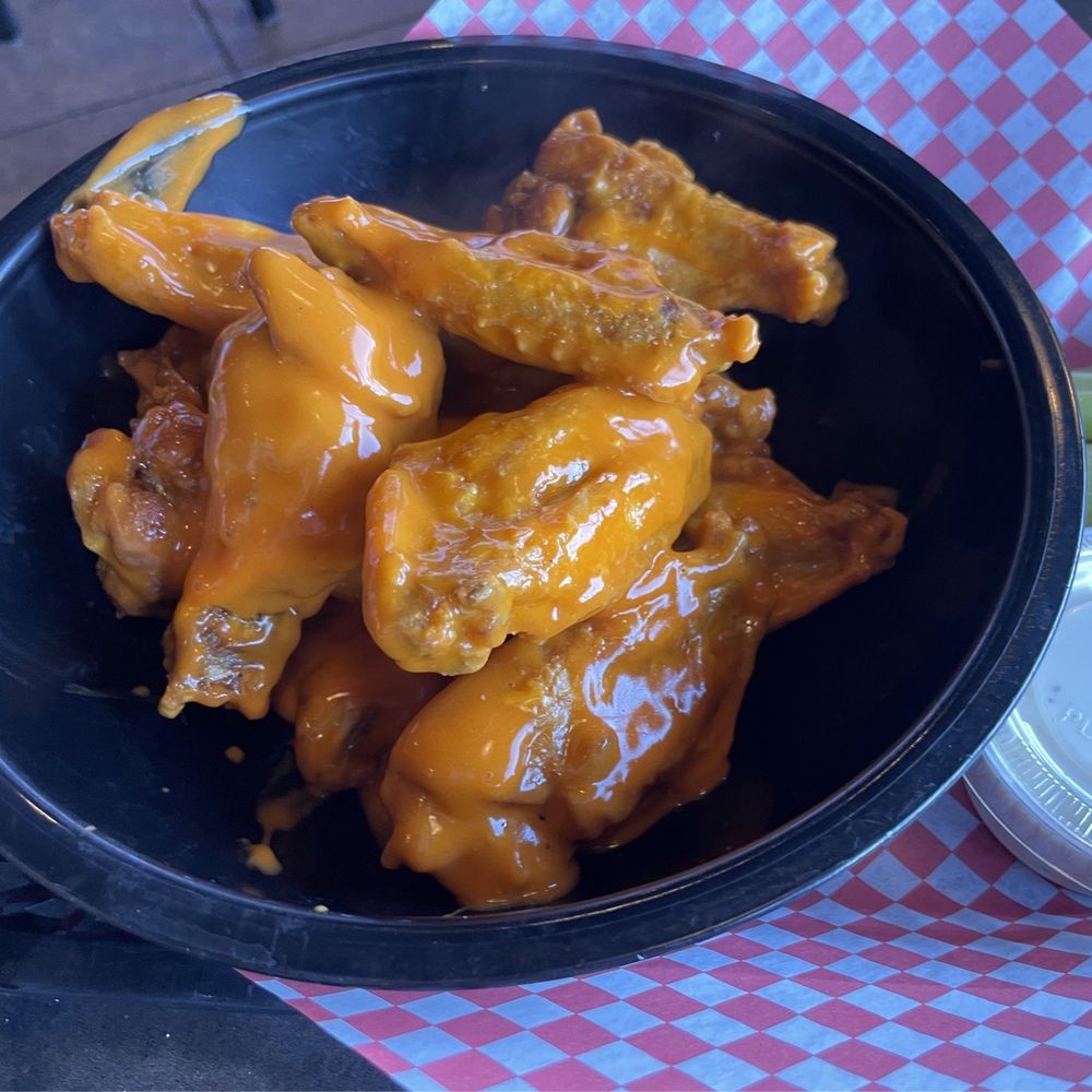 Medium Wings Medium Wings