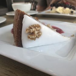 Café Cabriole - Gluteeniton mazariinikakku ;p