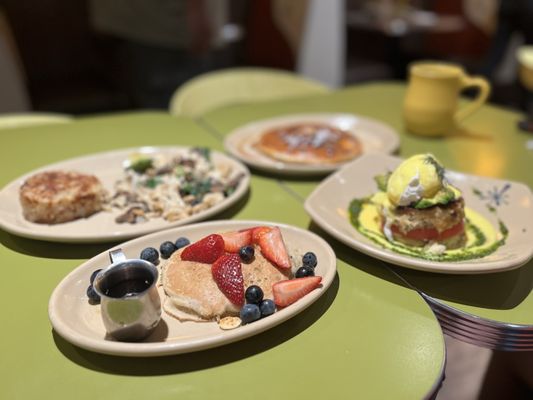 Snooze, an A.M. Eatery by null