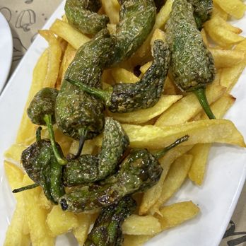 Cerveceria San Millan - french fries with grilled peppers - Sandwiches Near Me - Madrid, M Cerveceria San Millan - french fries with grilled peppers - Sandwiches Near Me - Madrid, M