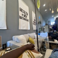 444IV Wellness Lounge - Relaxing