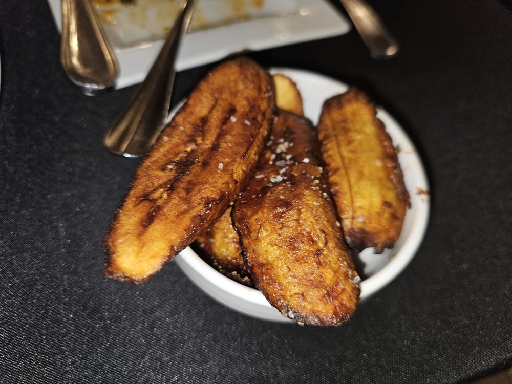 Musulyn's International Restaurant Logo