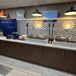 Holiday Inn Express & Suites Deadwood-Gold Dust Casino - Breakfast options