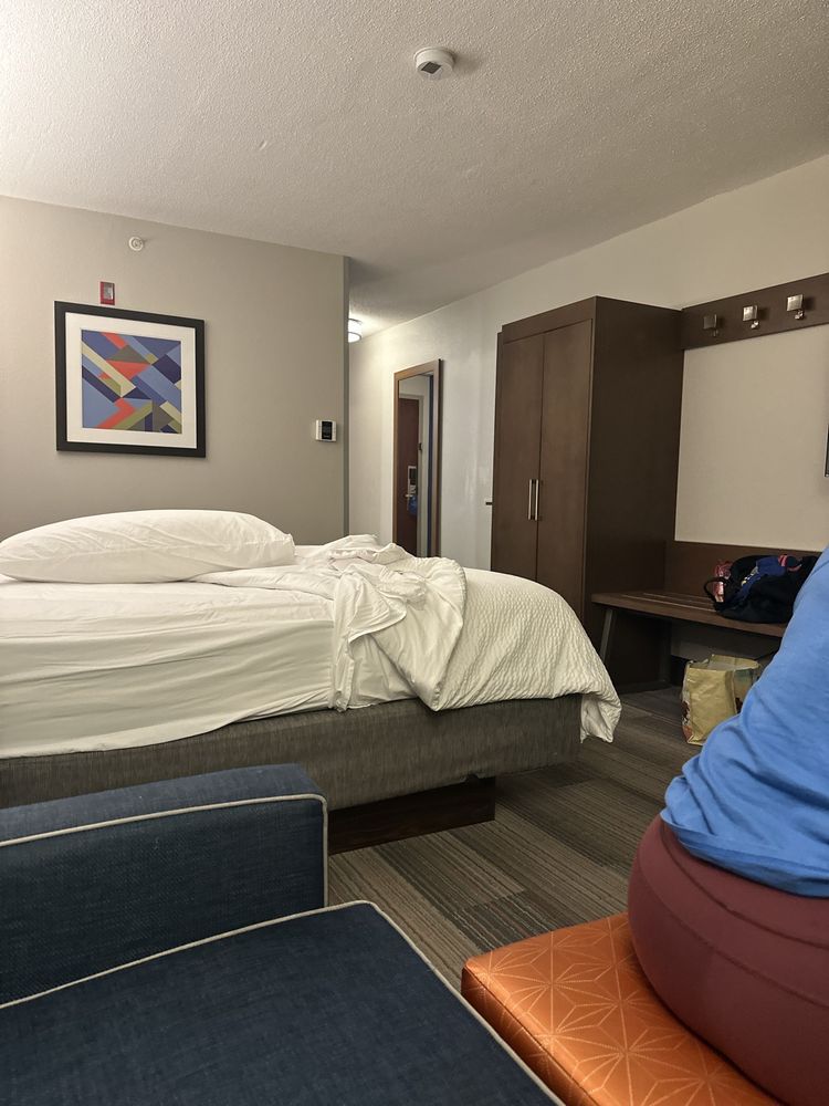 Holiday Inn Express & Suites Atlanta N-Perimeter Mall Area