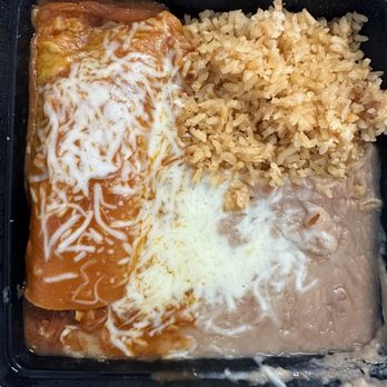 Què Pasa Mexican Cafe - Two item plate, chicken taco and enchiladas - Mexican Near Me - Fresno, California Què Pasa Mexican Cafe - Two item plate, chicken taco and enchiladas - Mexican Near Me - Fresno, California
