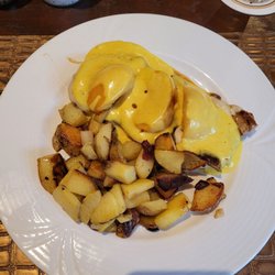 Restaurant International - Monacoteller mit Bratkartoffeln statt mit den übrigen "Röstis".