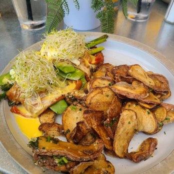 Toast - Smoked Veggie Benedict - Breakfast & Brunch Near Me - Temecula, California Toast - Smoked Veggie Benedict - Breakfast & Brunch Near Me - Temecula, California