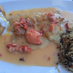 Red Lobster - Rock Island Stuffed Tilapia, muy recomendable (lo pedí con  papa al horno)