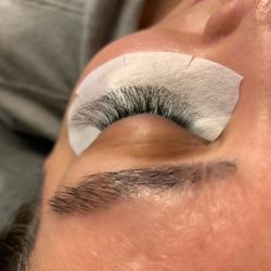 Beauty Republik - Full volume lash extensions